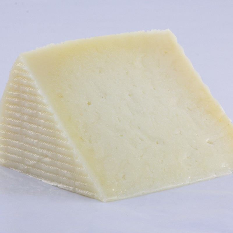 Queso de Oveja Semicurado-REVILLA-Cuña IMG_0924